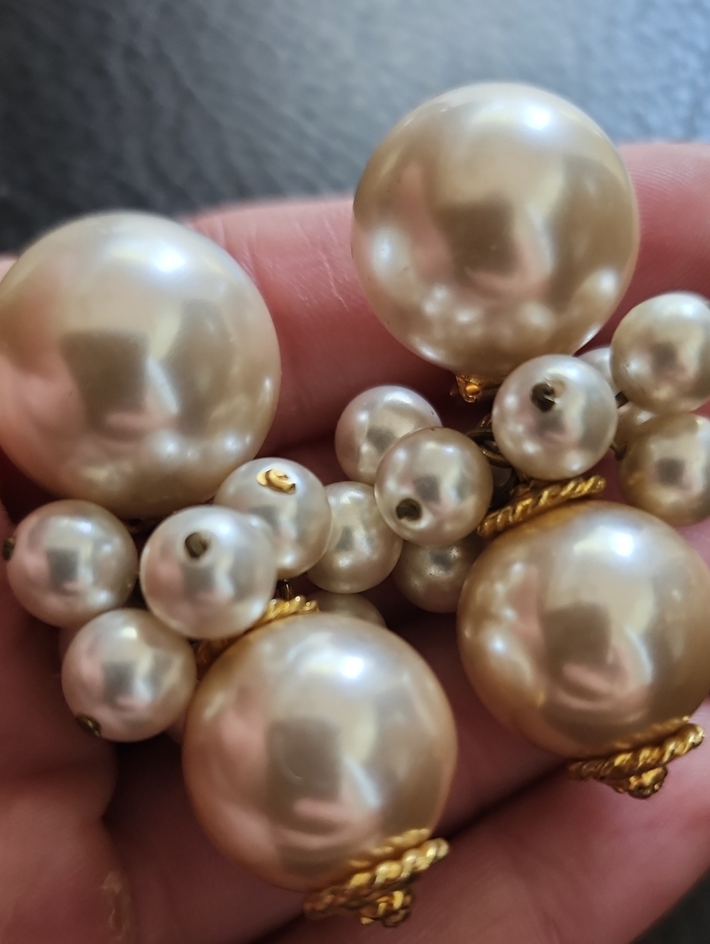 VTG Gold-Tone Pearl Cluster Clip Earrings - Cream Pearls